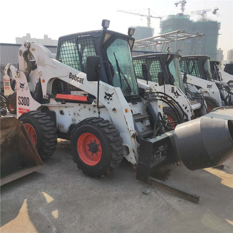Bobcat S300 - Kompaktiekrāvējs: foto 2 Bobcat S300 - Kompaktiekrāvējs: foto 2