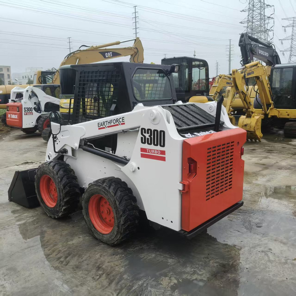Bobcat S300 - Kompaktiekrāvējs: foto 2 Bobcat S300 - Kompaktiekrāvējs: foto 2