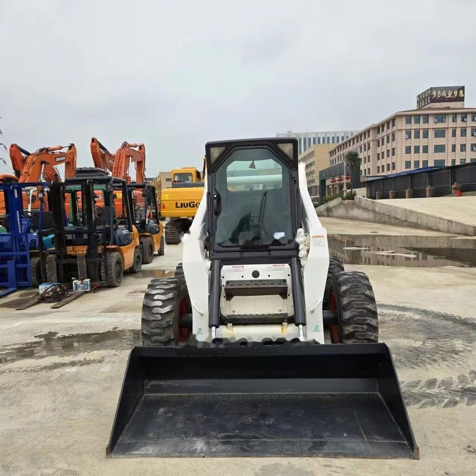 Bobcat S300 - Kompaktiekrāvējs: foto 5 Bobcat S300 - Kompaktiekrāvējs: foto 5