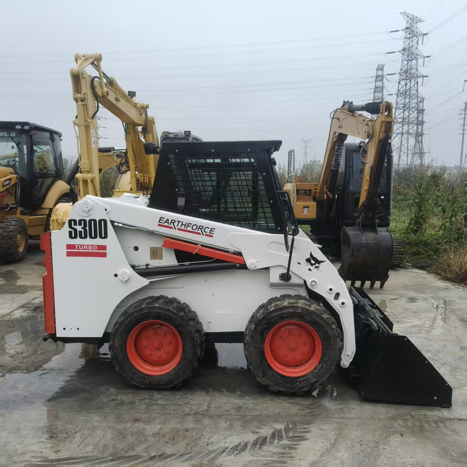 Bobcat S300 - Kompaktiekrāvējs: foto 5 Bobcat S300 - Kompaktiekrāvējs: foto 5