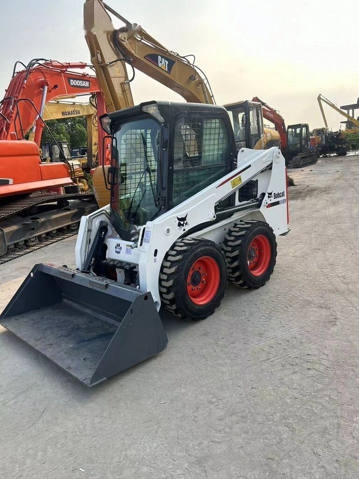 Bobcat S450 - Kompaktiekrāvējs: foto 5 Bobcat S450 - Kompaktiekrāvējs: foto 5