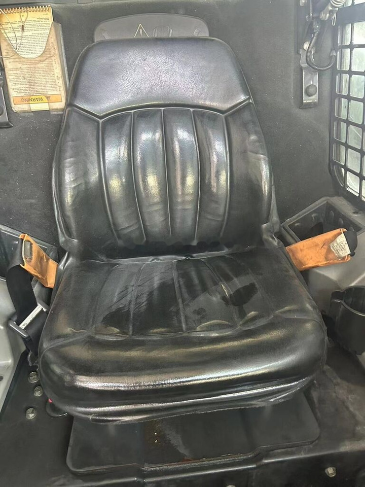 Bobcat S450 - Kompaktiekrāvējs: foto 2 Bobcat S450 - Kompaktiekrāvējs: foto 2