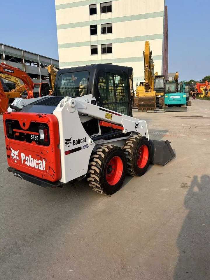 Bobcat S450 - Kompaktiekrāvējs: foto 1 Bobcat S450 - Kompaktiekrāvējs: foto 1
