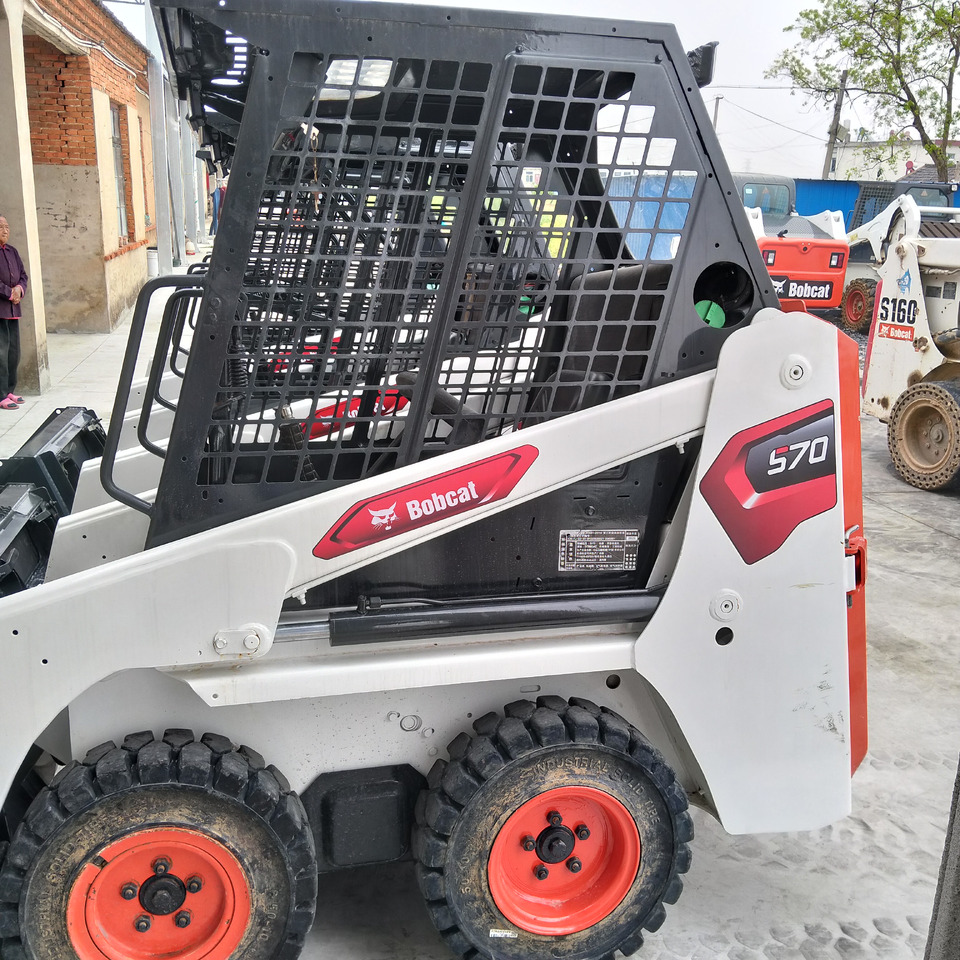 Bobcat S70 - Kompaktiekrāvējs: foto 3 Bobcat S70 - Kompaktiekrāvējs: foto 3