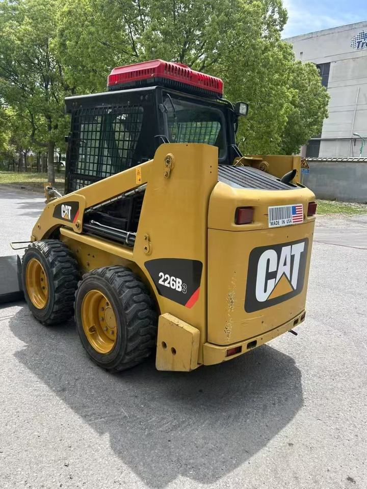 CAT 226B3 - Kompaktiekrāvējs: foto 5 CAT 226B3 - Kompaktiekrāvējs: foto 5