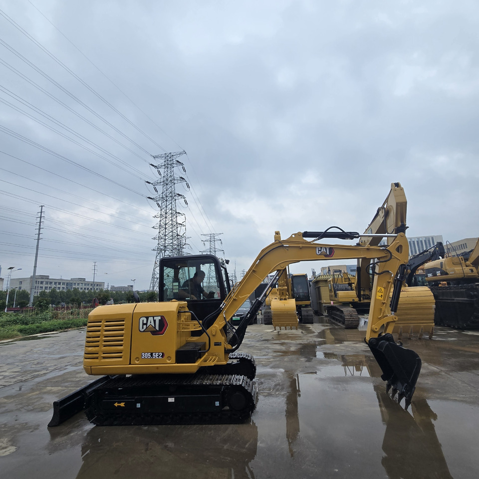 CAT 305.5E2 - Mini-ekskavators: foto 1 CAT 305.5E2 - Mini-ekskavators: foto 1