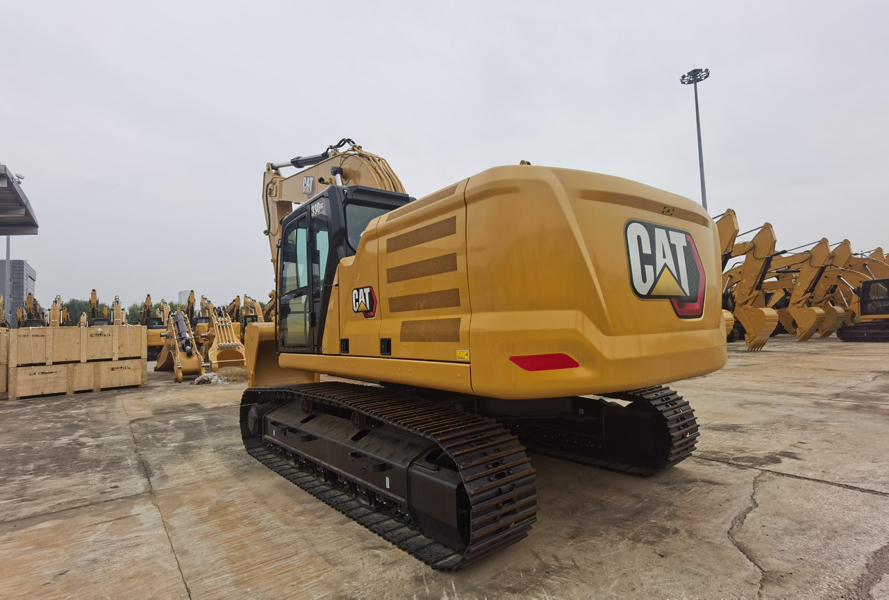 Jaunā Kāpurķēžu ekskavators CAT 330GC: foto 8