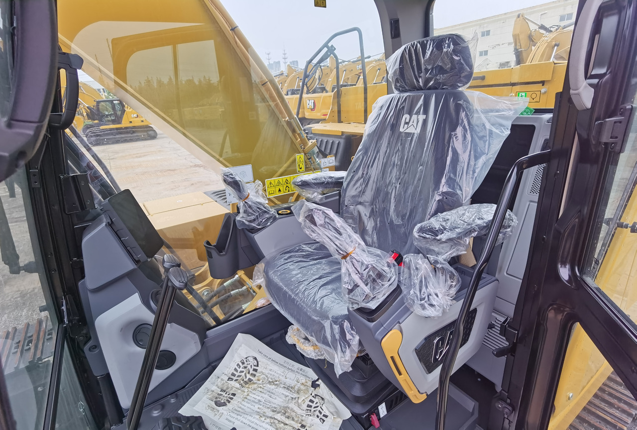 Jaunā Kāpurķēžu ekskavators CAT 330GC: foto 10