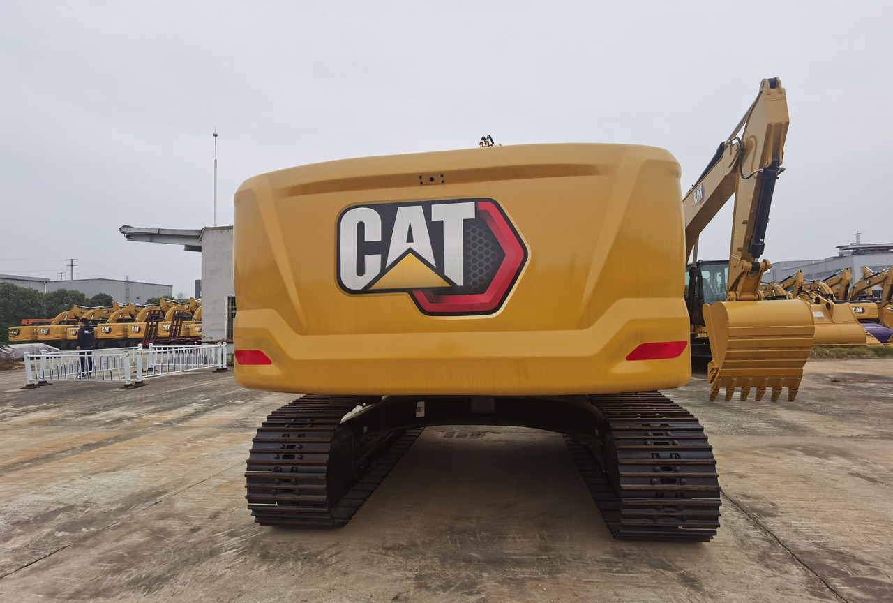Jaunā Kāpurķēžu ekskavators CAT 330GC: foto 7