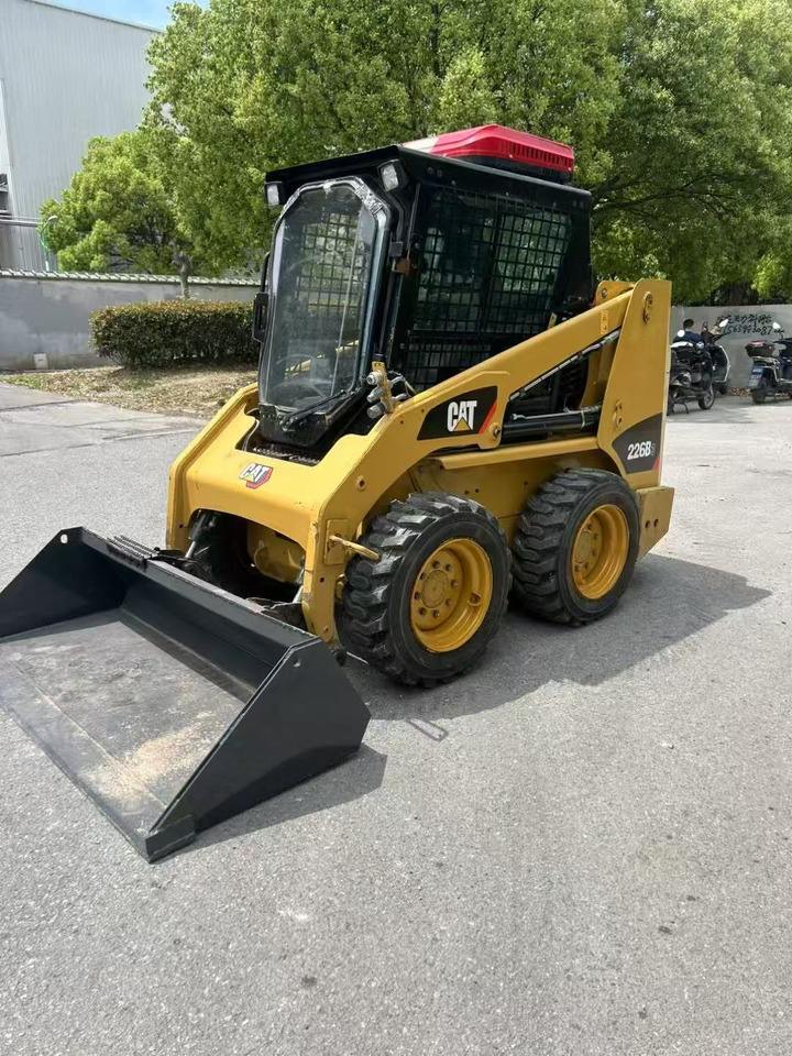 CATERPILLAR 226B-3 - Kompaktiekrāvējs: foto 1 CATERPILLAR 226B-3 - Kompaktiekrāvējs: foto 1