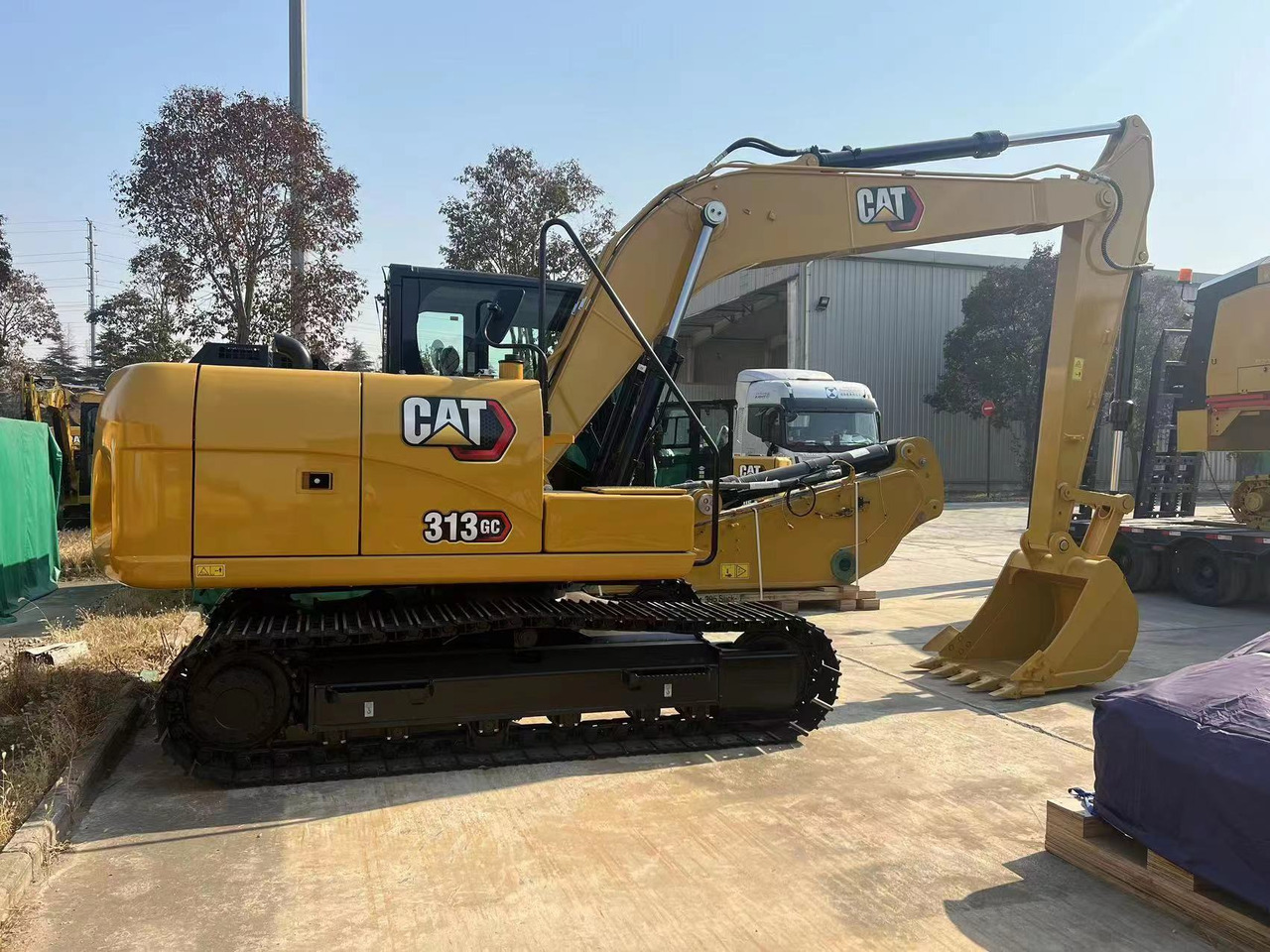 CATERPILLAR 313GC - Kāpurķēžu ekskavators: foto 2 CATERPILLAR 313GC - Kāpurķēžu ekskavators: foto 2