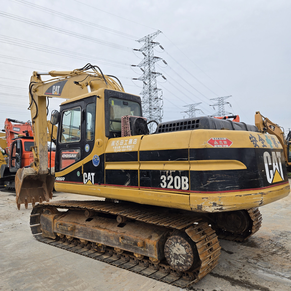 CATERPILLAR 320B - Kāpurķēžu ekskavators: foto 2 CATERPILLAR 320B - Kāpurķēžu ekskavators: foto 2