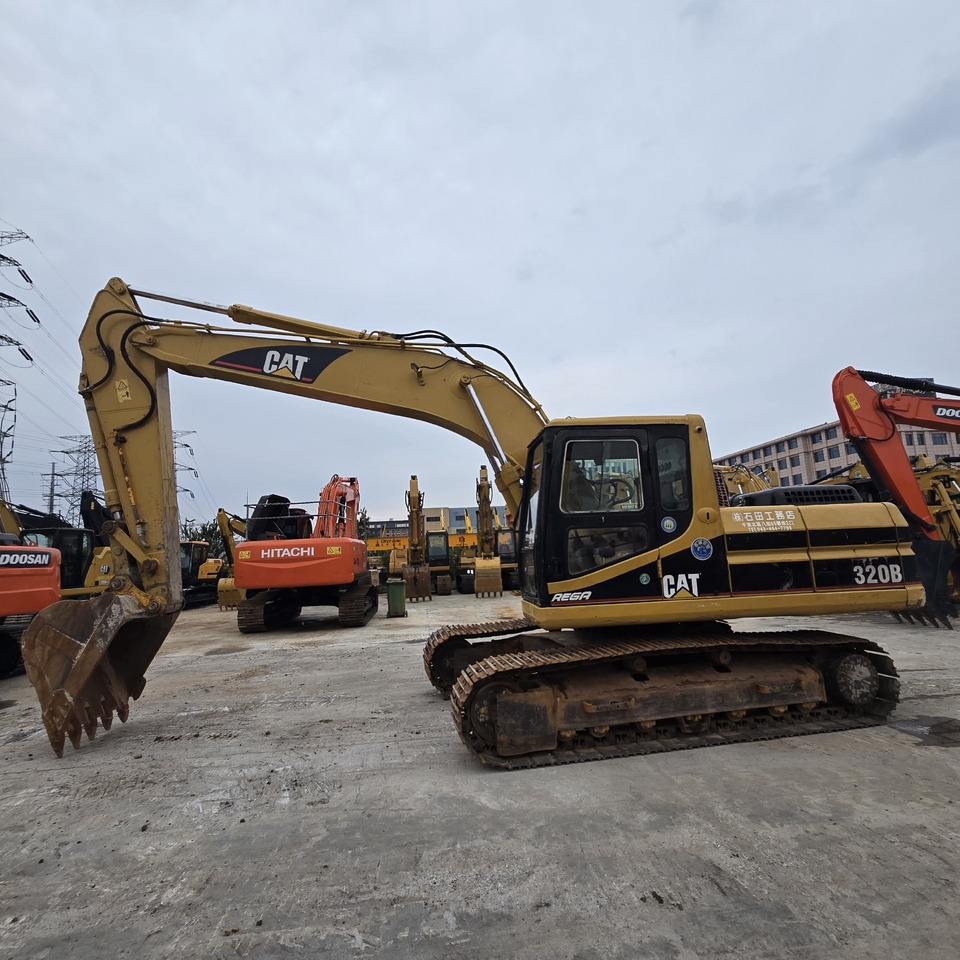 CATERPILLAR 320B - Kāpurķēžu ekskavators: foto 1 CATERPILLAR 320B - Kāpurķēžu ekskavators: foto 1