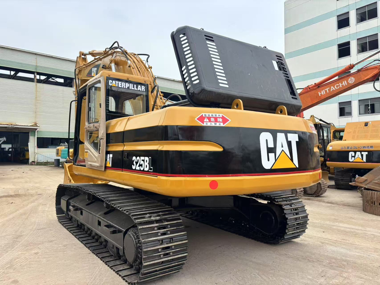 CATERPILLAR 325B - Kāpurķēžu ekskavators: foto 3 CATERPILLAR 325B - Kāpurķēžu ekskavators: foto 3