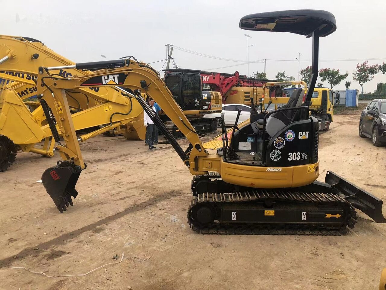 Caterpillar 303CR - Mini-ekskavators: foto 1 Caterpillar 303CR - Mini-ekskavators: foto 1