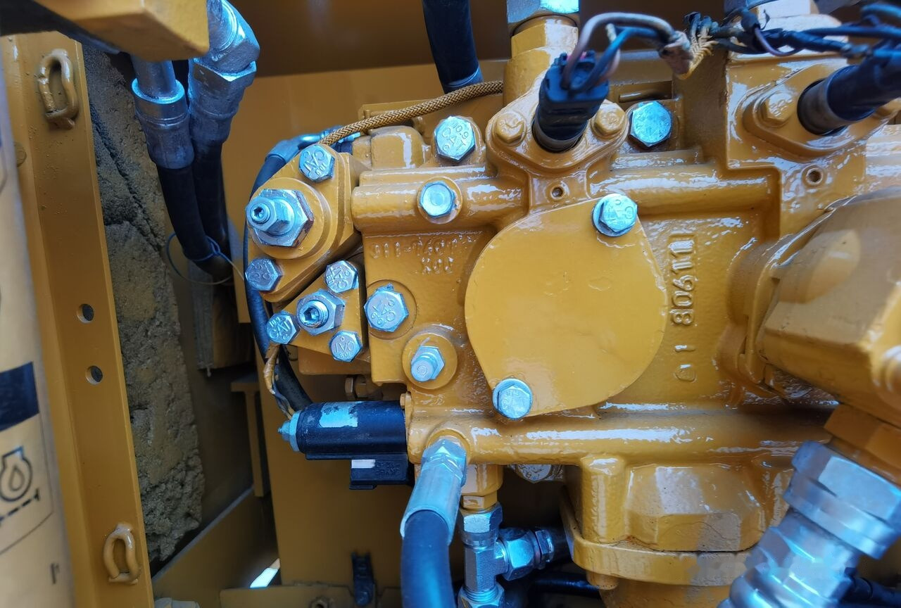 Kāpurķēžu ekskavators Caterpillar 315D2: foto 11