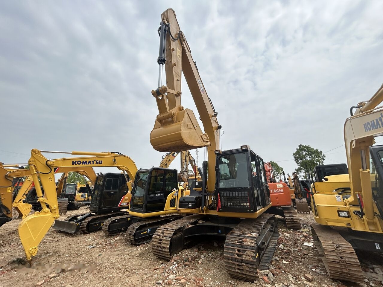 Caterpillar 320D2 - Kāpurķēžu ekskavators: foto 5 Caterpillar 320D2 - Kāpurķēžu ekskavators: foto 5