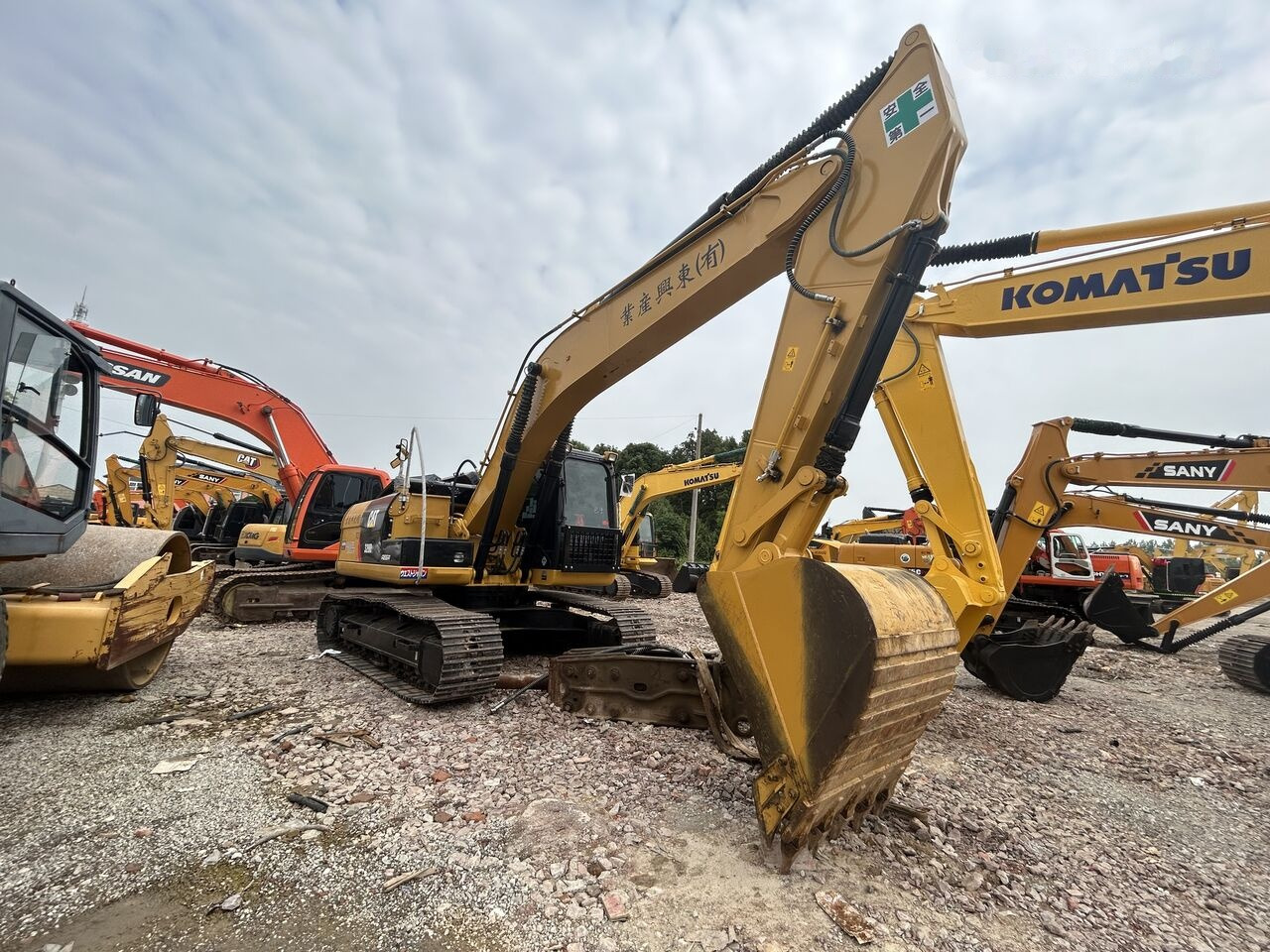 Caterpillar 320D2 - Kāpurķēžu ekskavators: foto 1 Caterpillar 320D2 - Kāpurķēžu ekskavators: foto 1