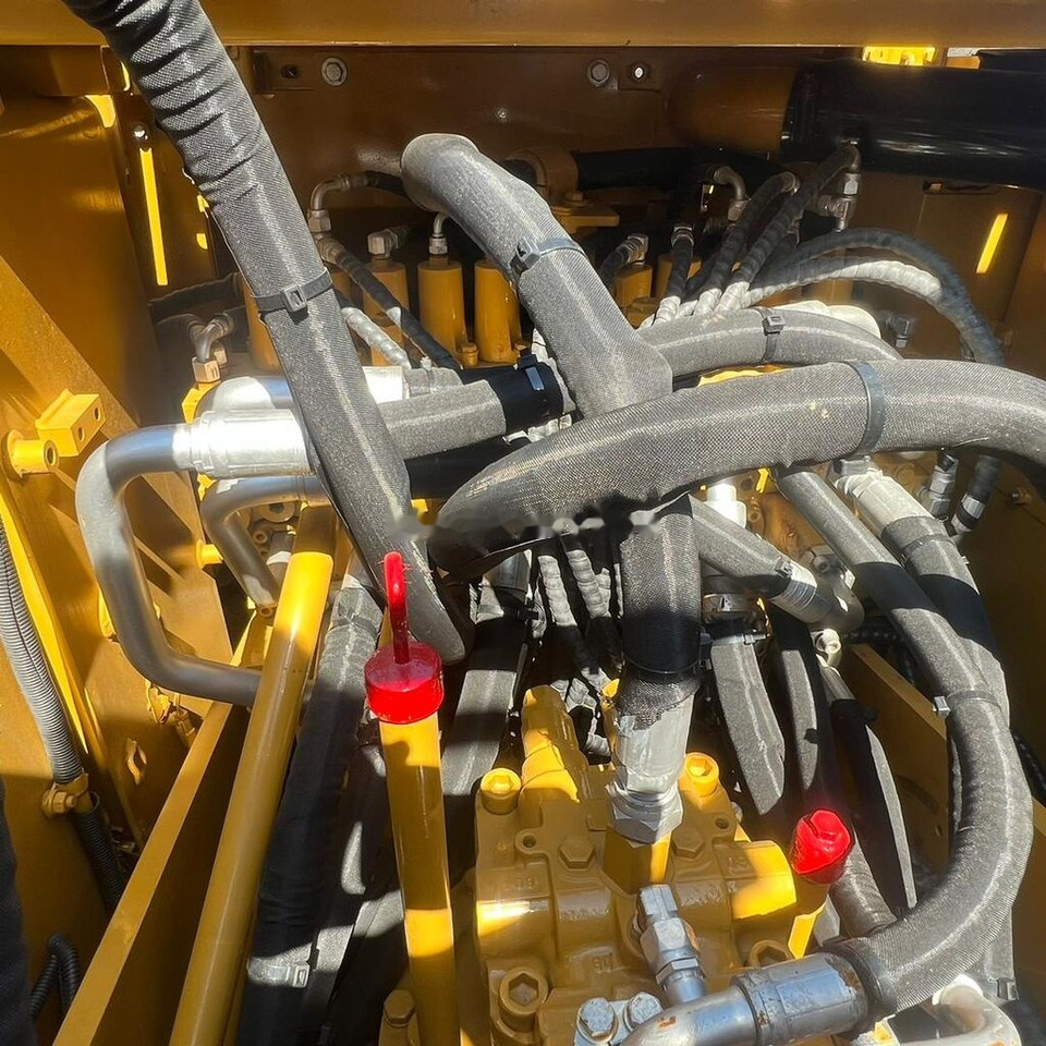 Caterpillar 320D2 - Kāpurķēžu ekskavators: foto 4 Caterpillar 320D2 - Kāpurķēžu ekskavators: foto 4
