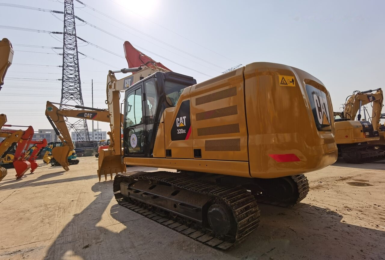 Caterpillar 320GC - Kāpurķēžu ekskavators: foto 2 Caterpillar 320GC - Kāpurķēžu ekskavators: foto 2