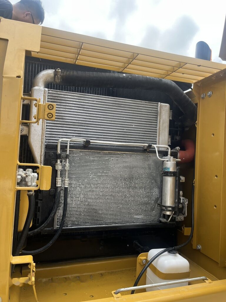 Caterpillar 323D2L - Kāpurķēžu ekskavators: foto 3 Caterpillar 323D2L - Kāpurķēžu ekskavators: foto 3