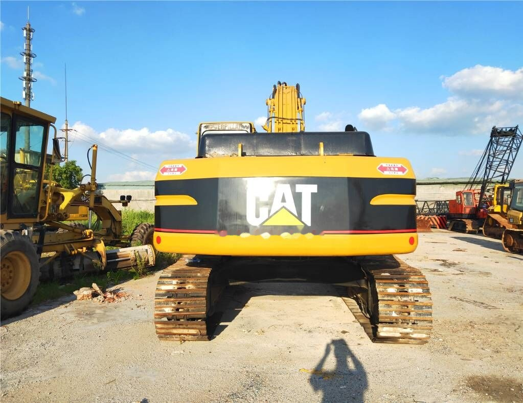 Caterpillar 325 BL - Kāpurķēžu ekskavators: foto 1 Caterpillar 325 BL - Kāpurķēžu ekskavators: foto 1