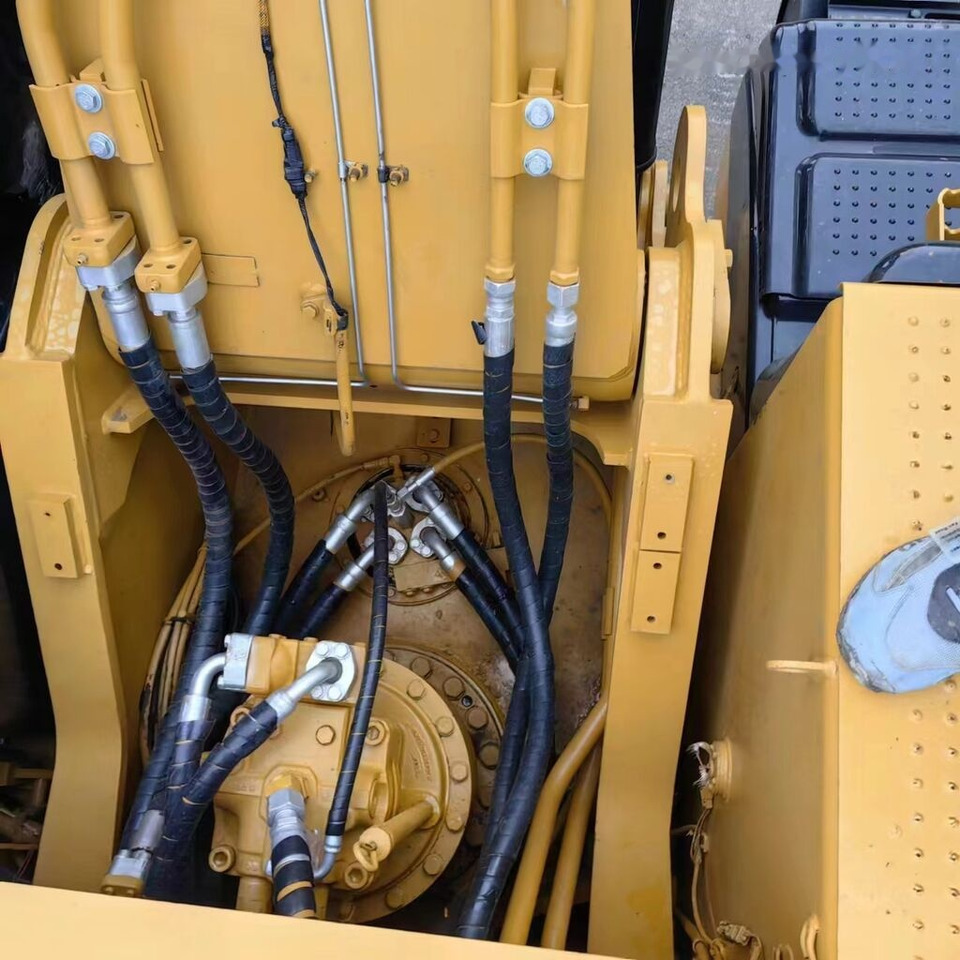 Kāpurķēžu ekskavators Caterpillar 330D2L: foto 10