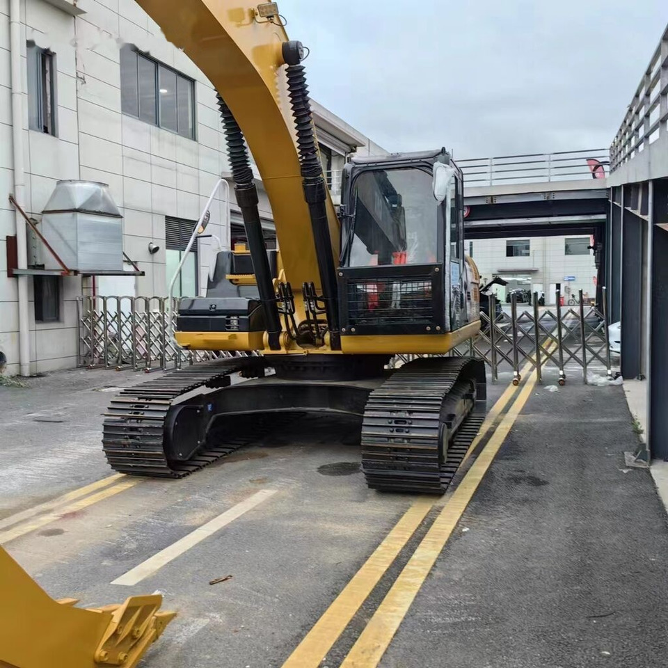 Kāpurķēžu ekskavators Caterpillar 330D2L: foto 9