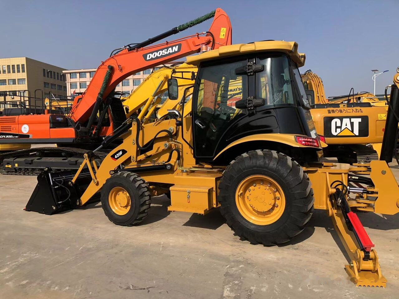 Caterpillar 420F - Ekskavators-iekrāvējs: foto 3 Caterpillar 420F - Ekskavators-iekrāvējs: foto 3