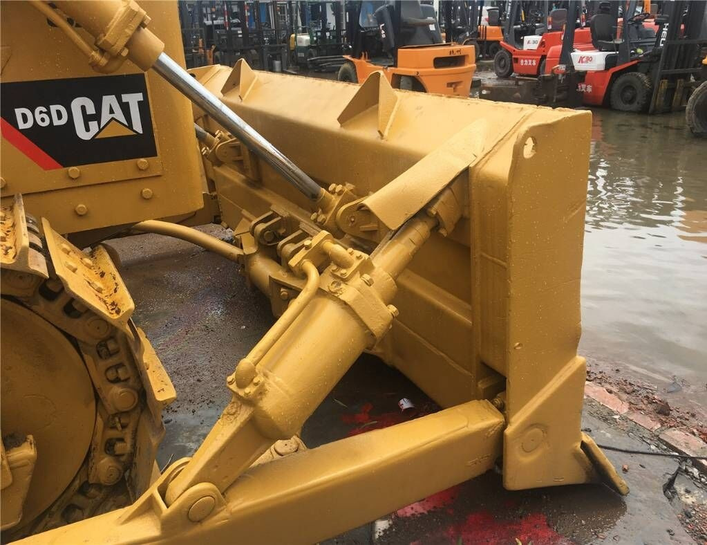 Caterpillar D 6 D - Buldozers: foto 2 Caterpillar D 6 D - Buldozers: foto 2