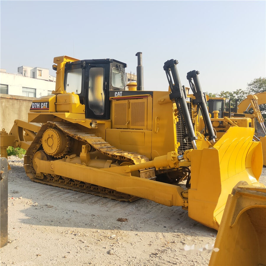 Caterpillar D7H - Buldozers: foto 1 Caterpillar D7H - Buldozers: foto 1
