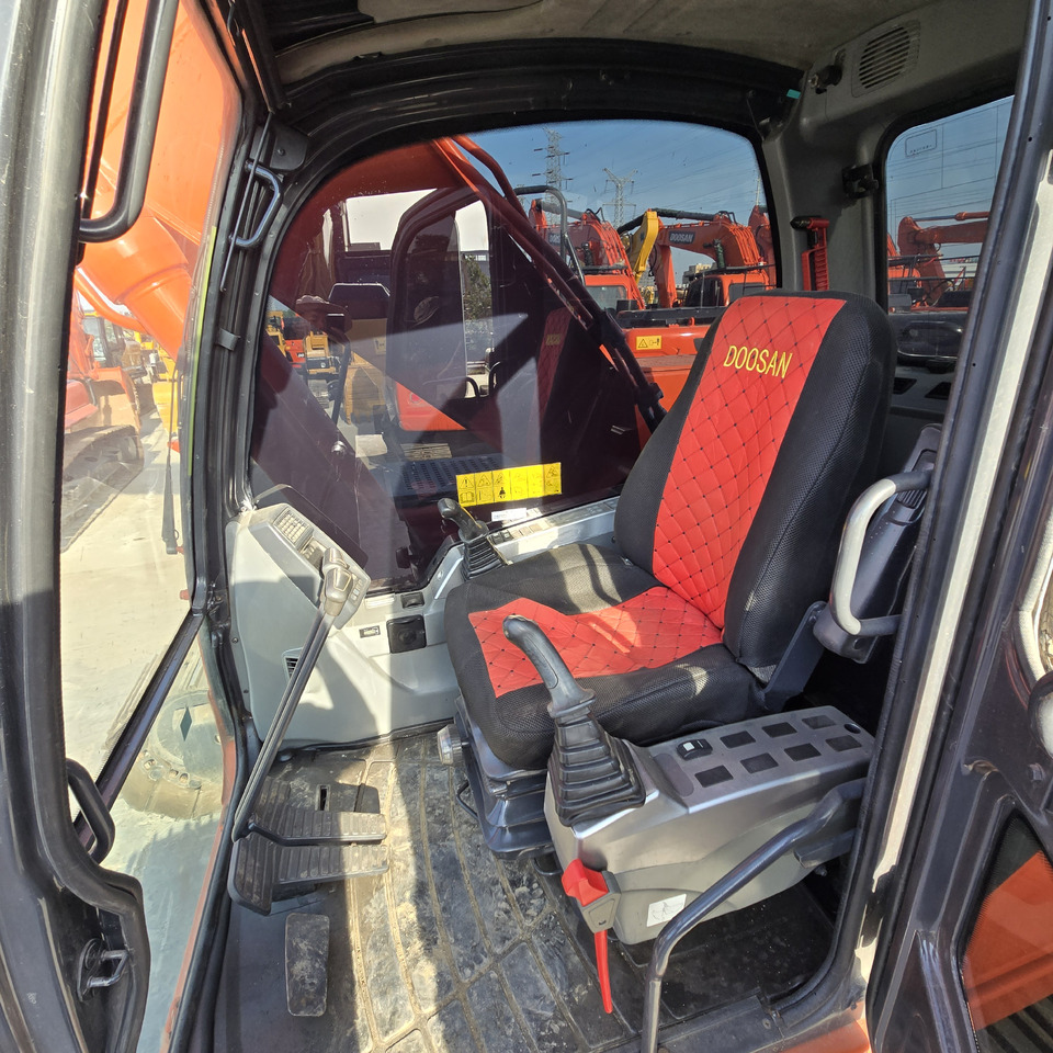 Kāpurķēžu ekskavators DOOSAN DX225LCA: foto 10