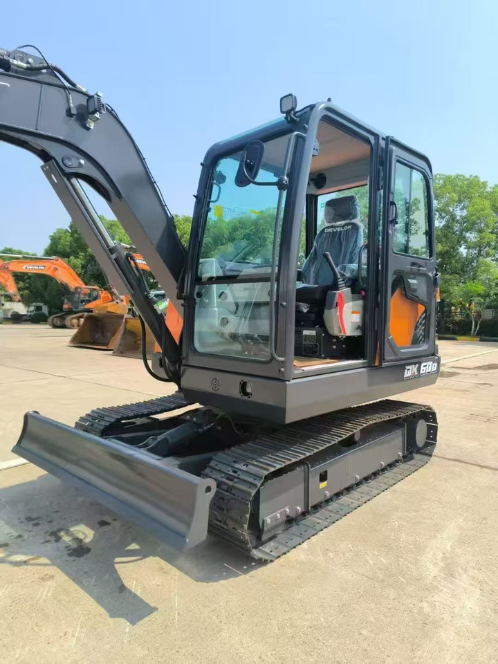 DOOSAN DX60D - Mini-ekskavators: foto 2 DOOSAN DX60D - Mini-ekskavators: foto 2