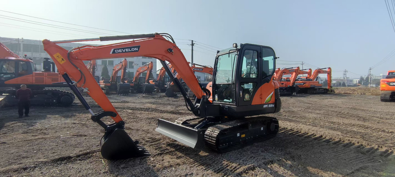 DOOSAN DX60E - Mini-ekskavators: foto 2 DOOSAN DX60E - Mini-ekskavators: foto 2