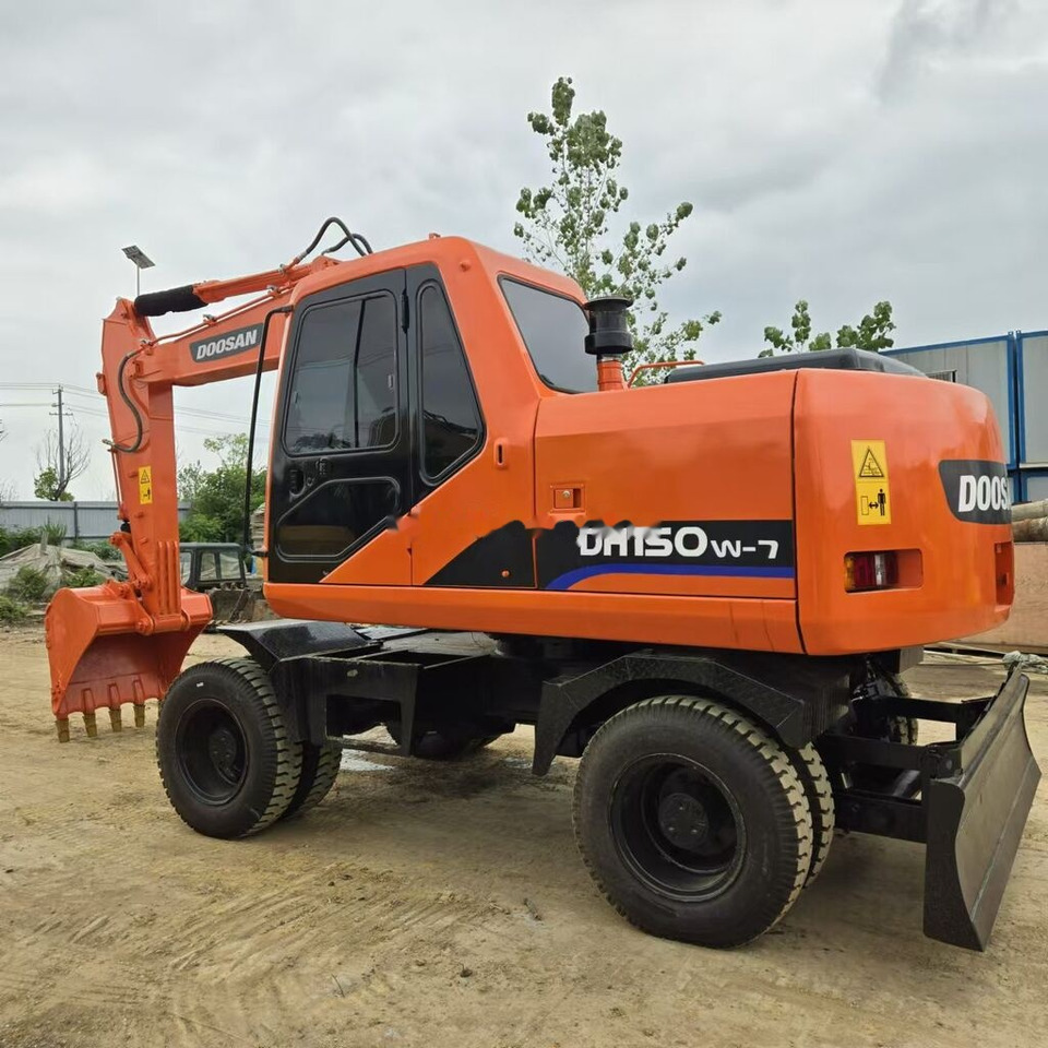 Doosan DH150W - Riteņu ekskavators: foto 2 Doosan DH150W - Riteņu ekskavators: foto 2