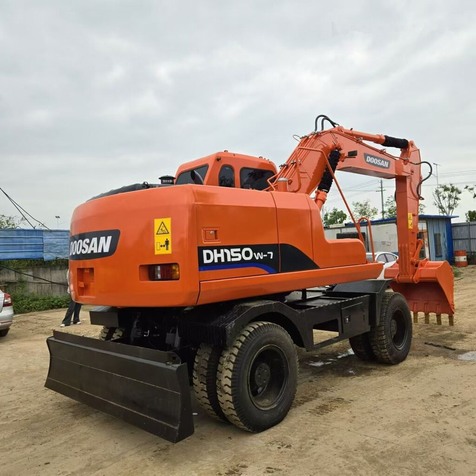 Doosan DH150W - Riteņu ekskavators: foto 4 Doosan DH150W - Riteņu ekskavators: foto 4