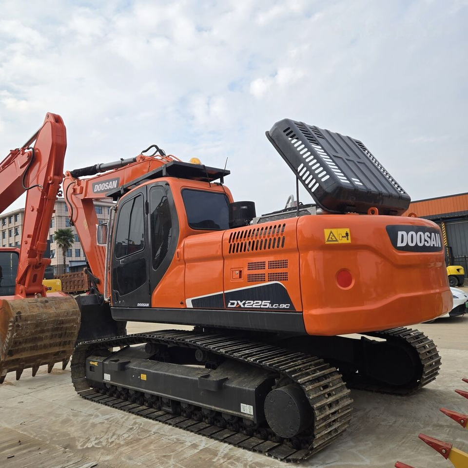 Doosan DX225LC - Kāpurķēžu ekskavators: foto 1 Doosan DX225LC - Kāpurķēžu ekskavators: foto 1