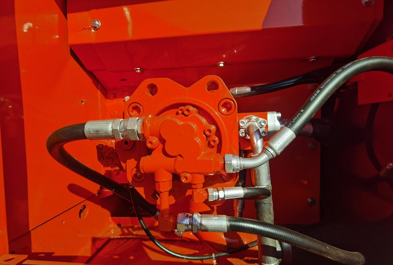 Doosan DX225LC - Kāpurķēžu ekskavators: foto 1 Doosan DX225LC - Kāpurķēžu ekskavators: foto 1