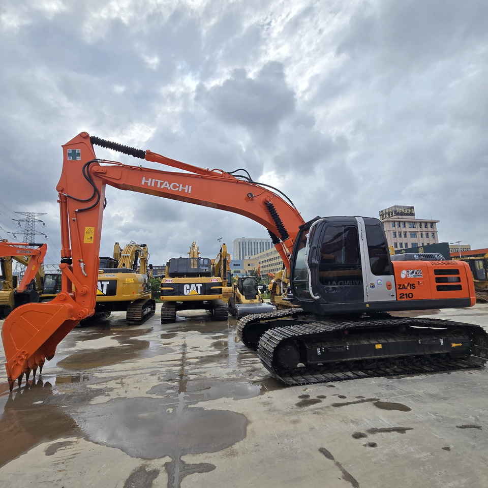 HITACHI ZX210 - Kāpurķēžu ekskavators: foto 4 HITACHI ZX210 - Kāpurķēžu ekskavators: foto 4