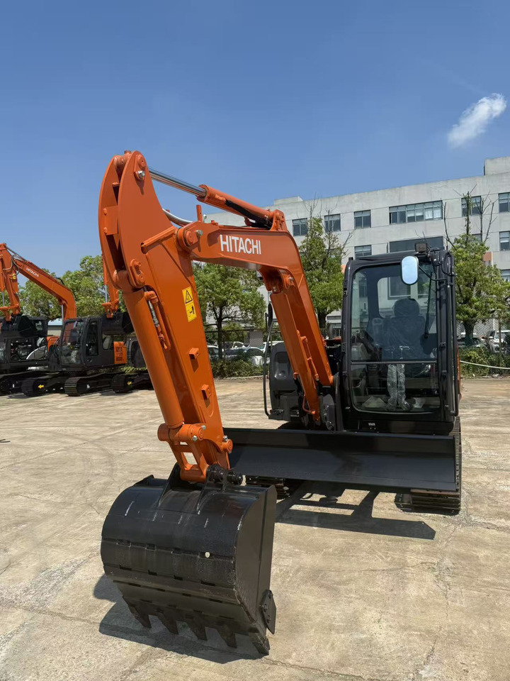 HITACHI ZX60 - Ekskavators: foto 4 HITACHI ZX60 - Ekskavators: foto 4