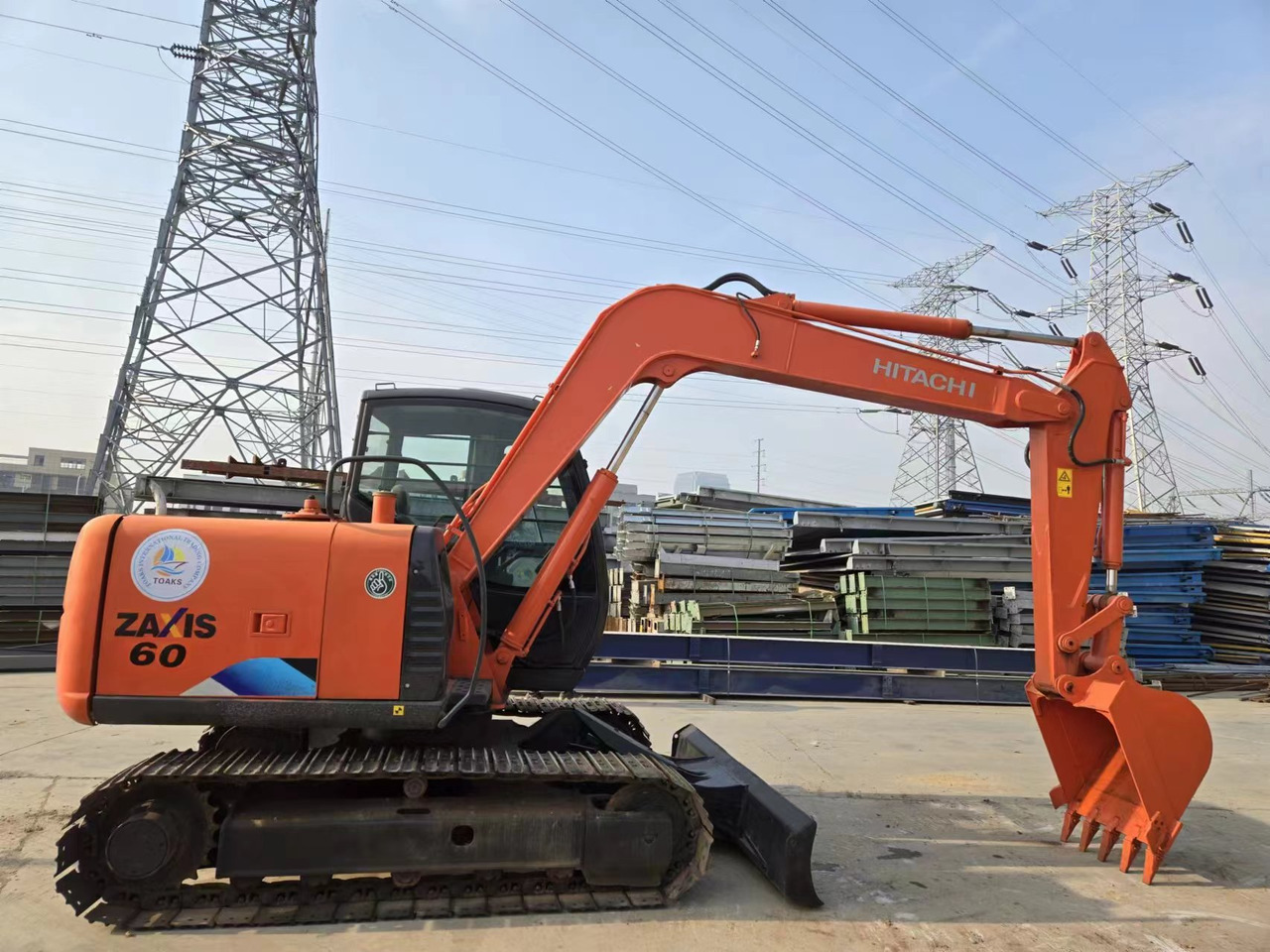 HITACHI ZX60 - Mini-ekskavators: foto 1 HITACHI ZX60 - Mini-ekskavators: foto 1