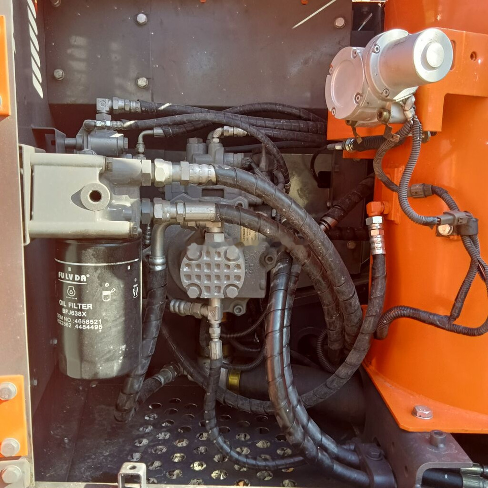 Kāpurķēžu ekskavators Hitachi ZX120-5A: foto 13