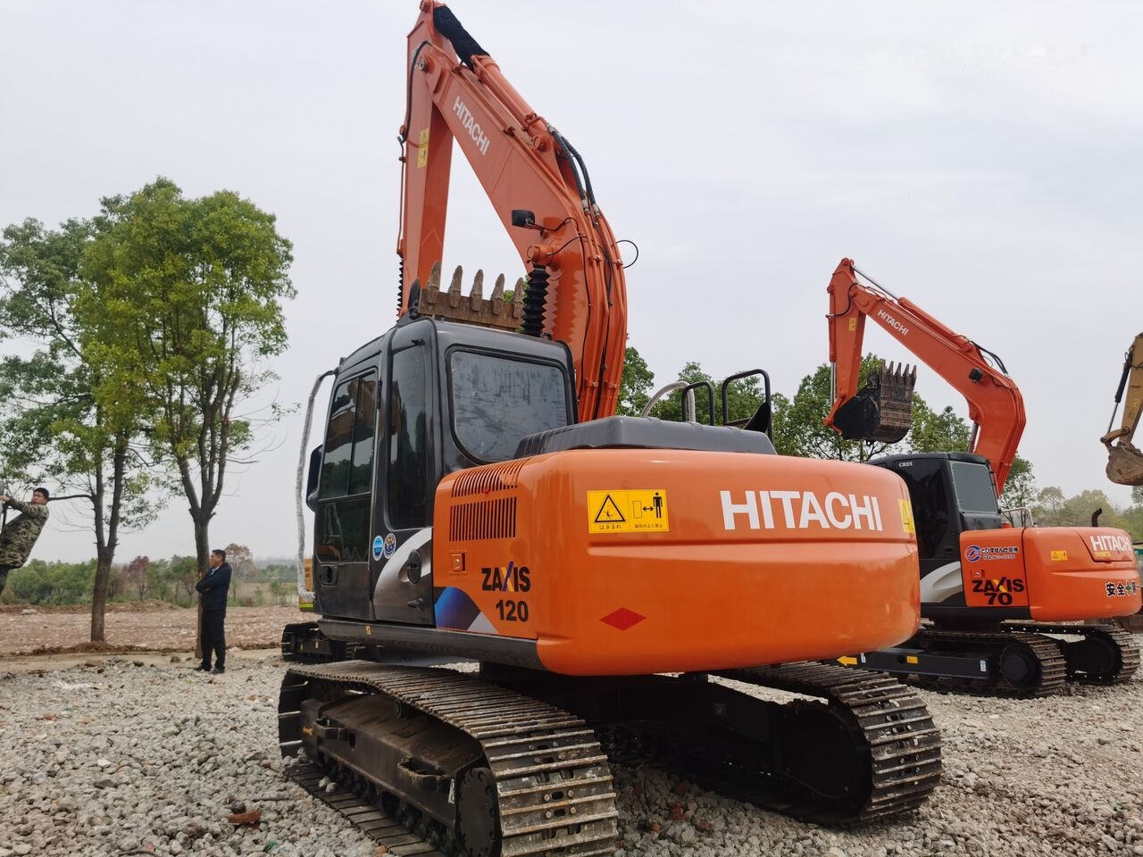 Hitachi ZX120 - Kāpurķēžu ekskavators: foto 1 Hitachi ZX120 - Kāpurķēžu ekskavators: foto 1