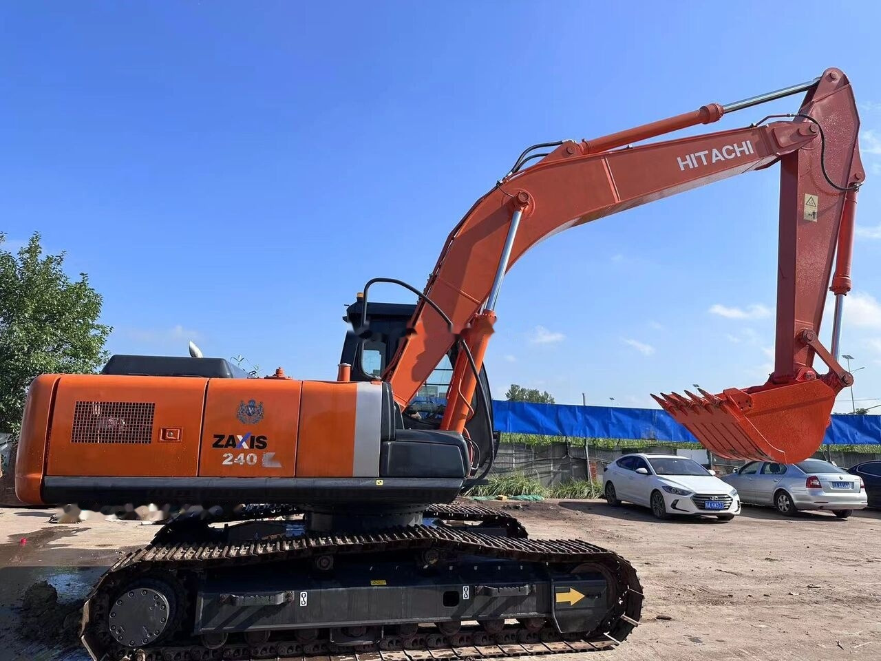 Hitachi ZX240 - Kāpurķēžu ekskavators: foto 5 Hitachi ZX240 - Kāpurķēžu ekskavators: foto 5