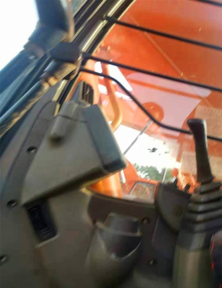 Hitachi ZX350HG - Kāpurķēžu ekskavators: foto 4 Hitachi ZX350HG - Kāpurķēžu ekskavators: foto 4