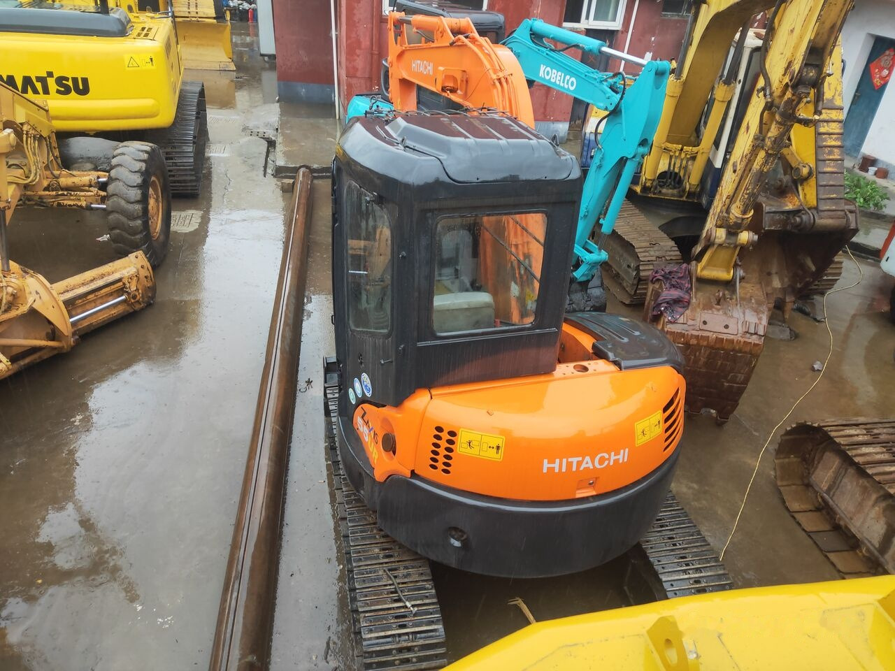 Hitachi ZX55 - Mini-ekskavators: foto 1 Hitachi ZX55 - Mini-ekskavators: foto 1
