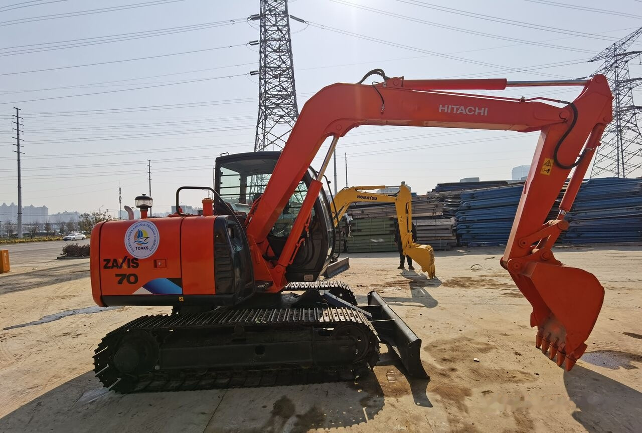 Hitachi ZX70 - Mini-ekskavators: foto 1 Hitachi ZX70 - Mini-ekskavators: foto 1