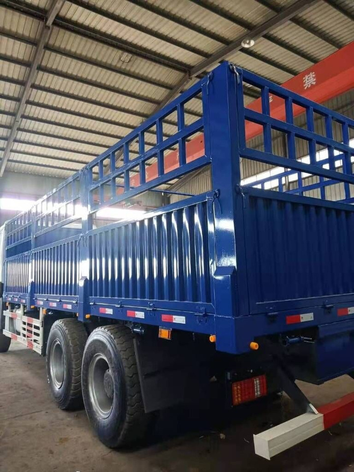 Howo ZZ3257N3647D1 - Kravas automašīna pašizgāzējs: foto 1 Howo ZZ3257N3647D1 - Kravas automašīna pašizgāzējs: foto 1
