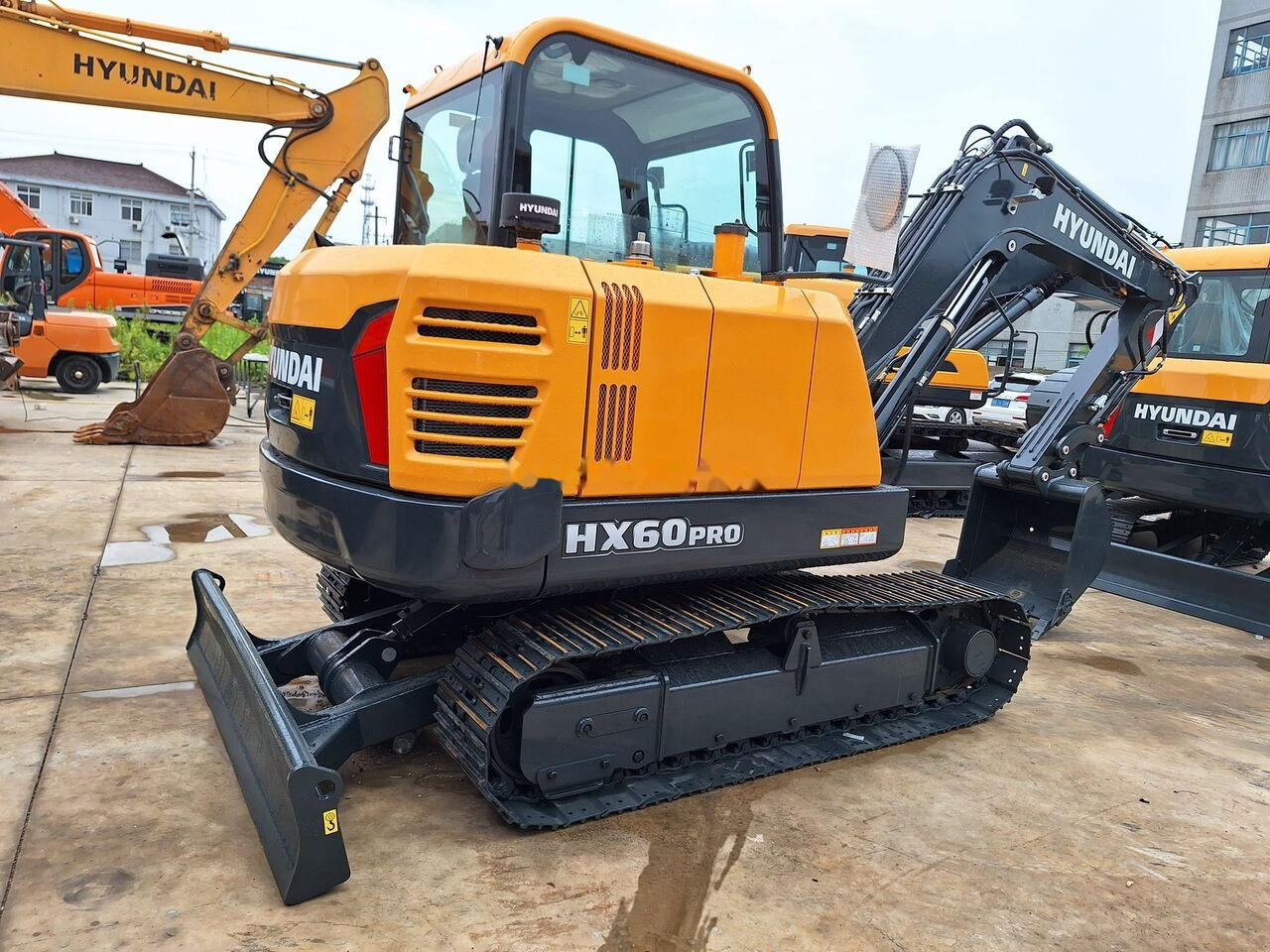 Hyundai HX60 PRO New machine - Mini-ekskavators: foto 5 Hyundai HX60 PRO New machine - Mini-ekskavators: foto 5