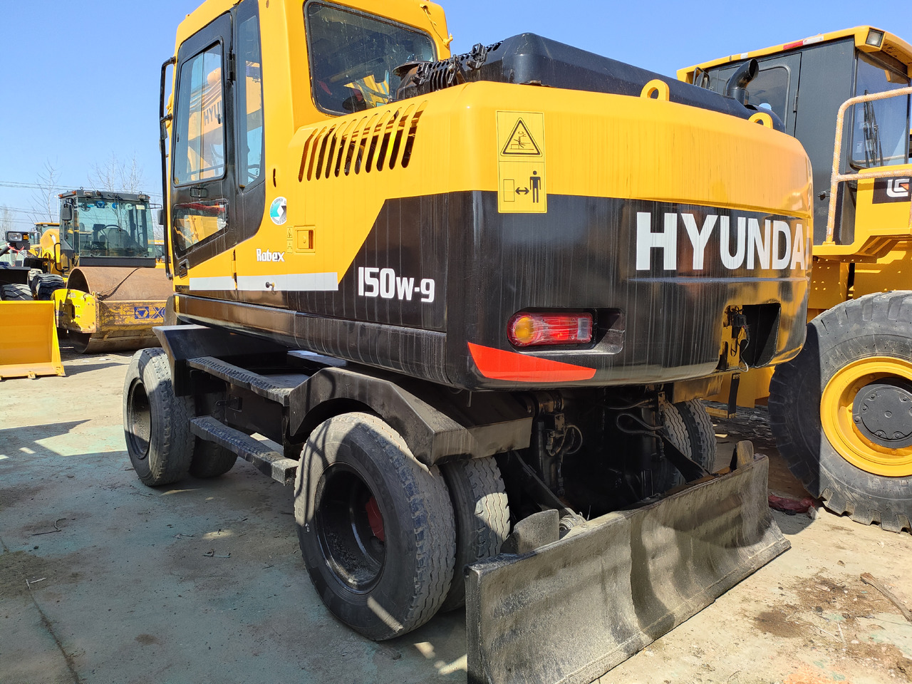 Hyundai R150W-9 - Riteņu ekskavators: foto 2 Hyundai R150W-9 - Riteņu ekskavators: foto 2